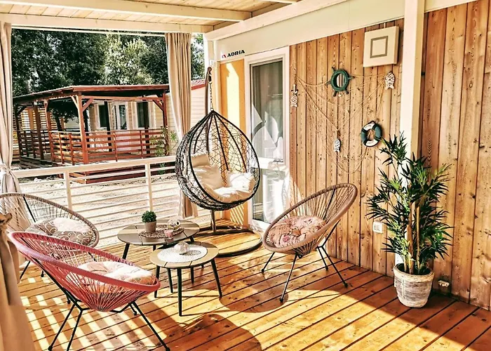 J & R Mobile Homes