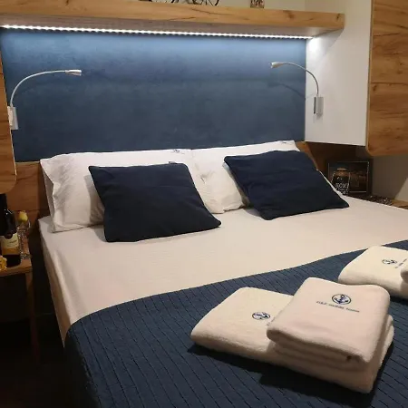 J & R Mobile Homes Holiday park *