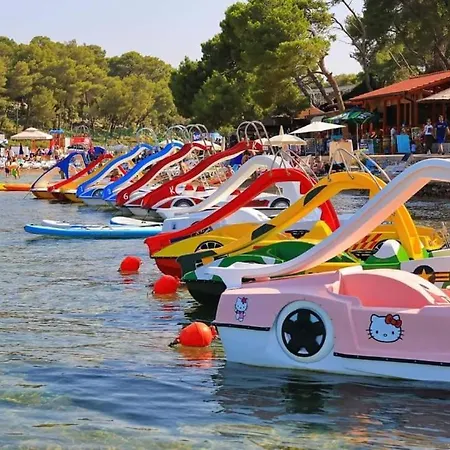 Πάρκο διακοπών J & R Mobile Homes