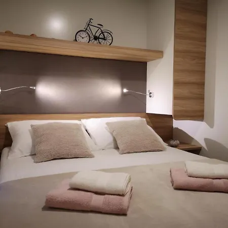 Πάρκο διακοπών J & R Mobile Homes Biograd Na Moru